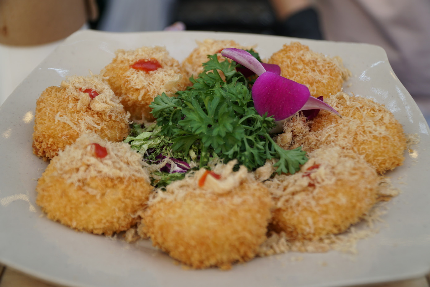 Những món ăn tại lễ hội được làm từ nguyên liệu chính là các loại rau, củ, quả.