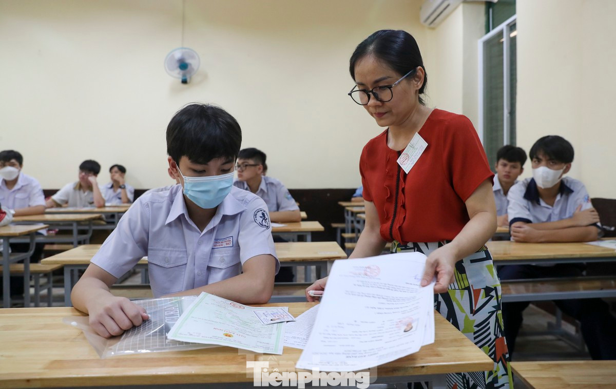 Thí sinh làm bài thi vào lớp 10 tại TPHCM năm học 2024-2025. Ảnh: Duy Anh Thí sinh làm bài thi vào lớp 10 tại TPHCM năm học 2024-2025. Ảnh: Duy Anh