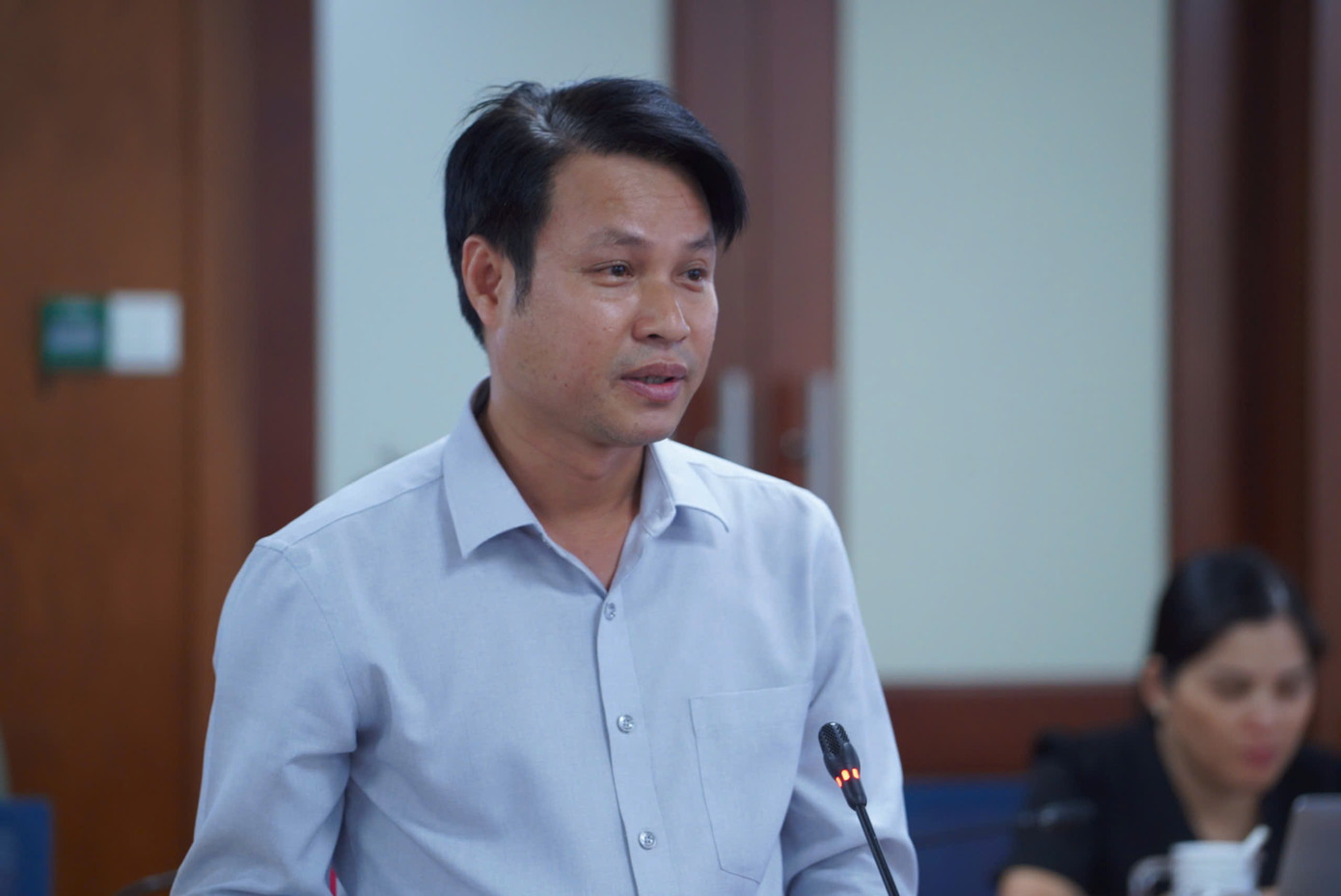 Ông Võ Hồ Hoàng Vũ, Chánh văn phòng Sở Văn hóa và Thể thao TPHCM trả lời báo chí. Ảnh: Nhàn Lê.