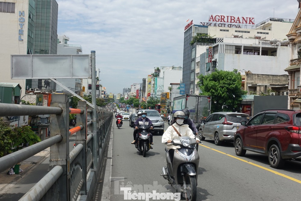 Cầu vượt Hoàng Hoa Thám - Cộng Hòa (quận Tân Bình) thành điểm đen tai nạn mới tại TPHCM. Ảnh: Hữu Huy