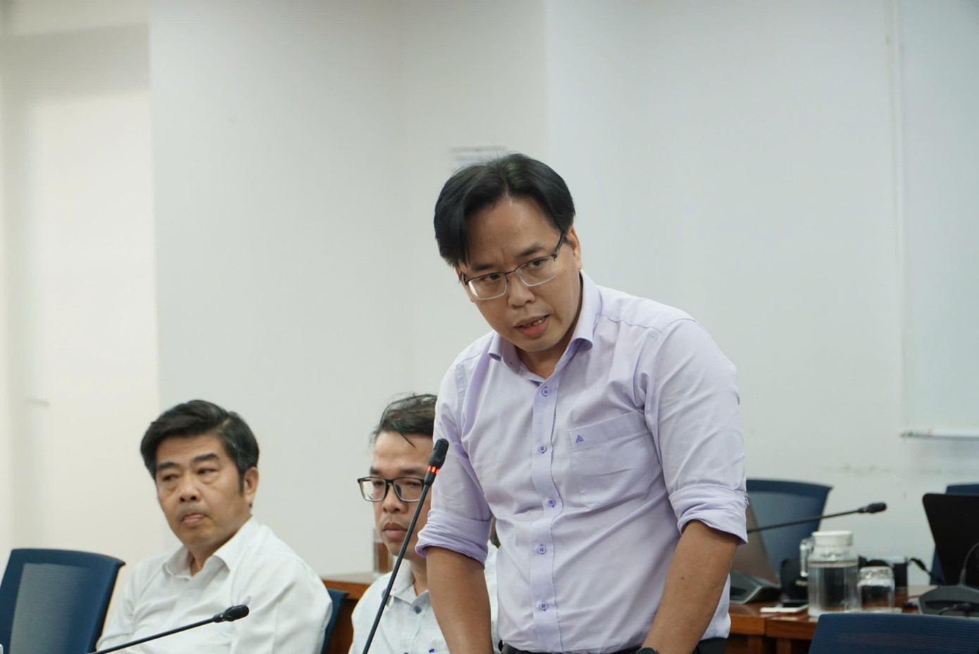 Ông Hồ Hữu Hải, Phó Phòng Công viên cây xanh, Trung tâm Quản lý Hạ tầng kỹ thuật TPHCM (Sở Xây dựng) trả lời tại buổi họp báo. Ảnh: Anh Nhàn Ông Hồ Hữu Hải, Phó Phòng Công viên cây xanh, Trung tâm Quản lý Hạ tầng kỹ thuật TPHCM (Sở Xây dựng) trả lời tại buổi họp báo. Ảnh: Anh Nhàn