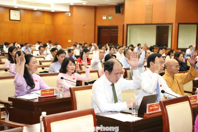 Chân dung kẻ sát hại nữ sinh 19 tuổi; Ô tô tông gãy lan can cầu, lao xuống sông ảnh 2 Chân dung kẻ sát hại nữ sinh 19 tuổi; Ô tô tông gãy lan can cầu, lao xuống sông ảnh 2