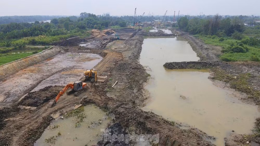 Công trường thi công dự án đường Vành đai 3 đoạn qua TPHCM