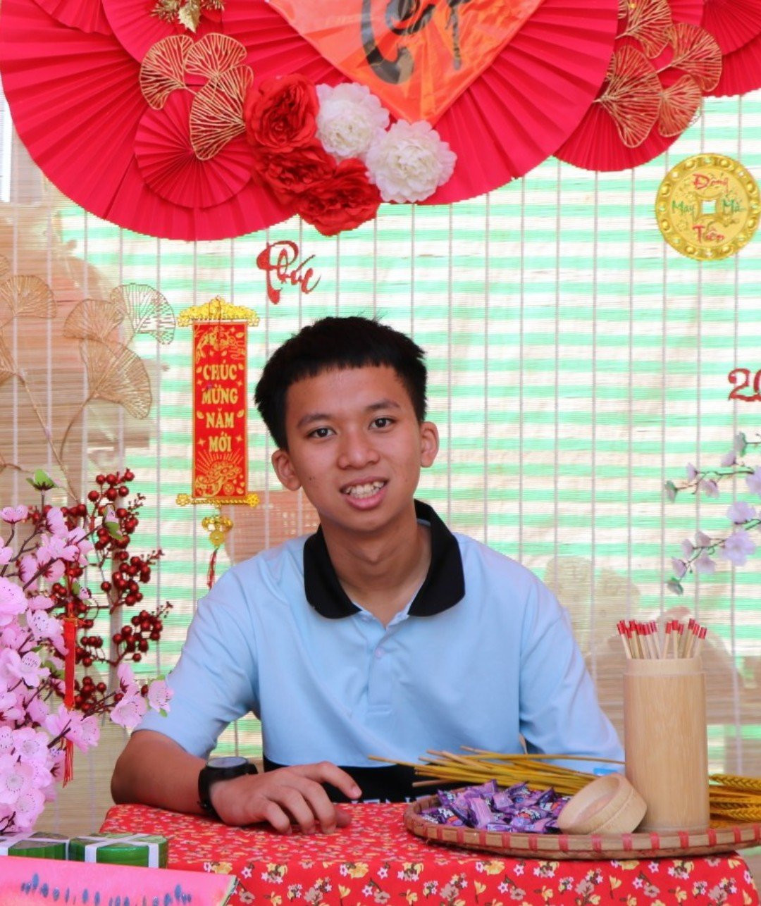 Hoàng Quốc Tuấn có niềm đam mê đặc biệt với môn Toán. Ảnh: NVCC. Hoàng Quốc Tuấn có niềm đam mê đặc biệt với môn Toán. Ảnh: NVCC.