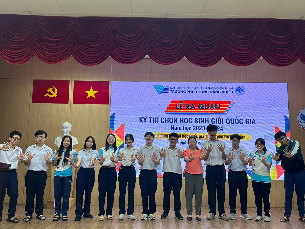 Học sinh Trường Phổ thông Năng khiếu (Đại học Quốc gia TPHCM) tham dự kỳ thi học sinh giỏi quốc gia năm học 2023-2024. Ảnh: Fanpage nhà trường Học sinh Trường Phổ thông Năng khiếu (Đại học Quốc gia TPHCM) tham dự kỳ thi học sinh giỏi quốc gia năm học 2023-2024. Ảnh: Fanpage nhà trường