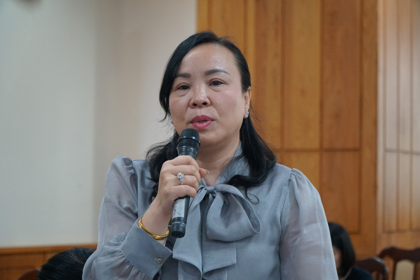 Bà Nguyễn Thị Mỹ Châu, Trưởng phòng GD&ĐT huyện Bình Chánh chia sẻ tại hội nghị. Ảnh: Nhàn Lê Bà Nguyễn Thị Mỹ Châu, Trưởng phòng GD&ĐT huyện Bình Chánh chia sẻ tại hội nghị. Ảnh: Nhàn Lê