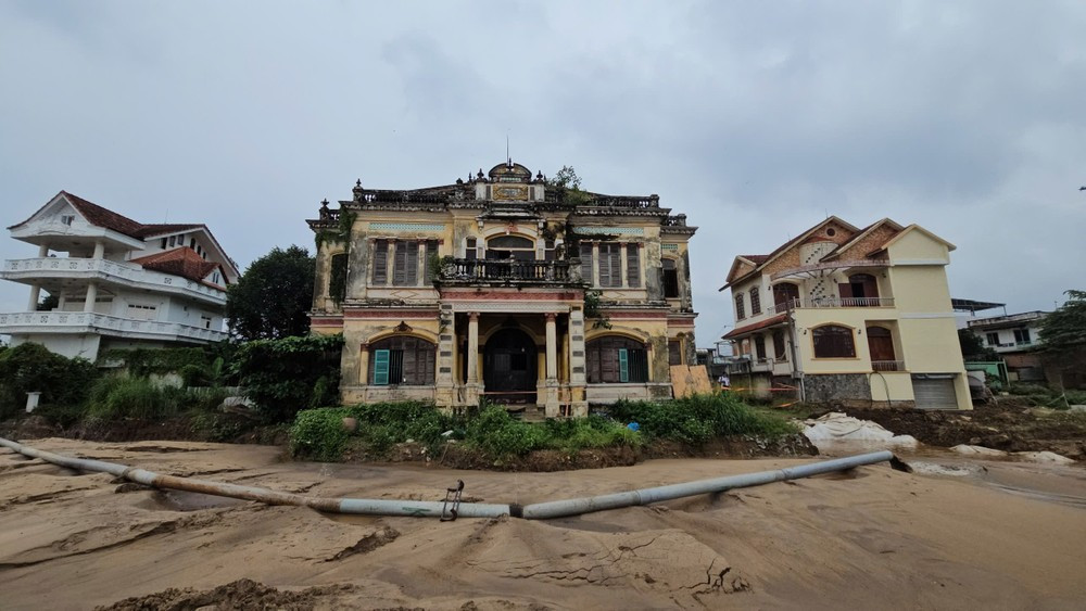 Biệt thự cổ Nhà lầu ông Phủ.