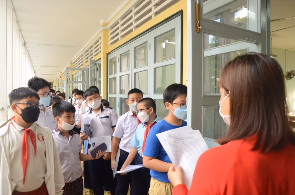 Học sinh thi vào lớp 6 Trường THPT chuyên Trần Đại Nghĩa năm học 2023-2024. Học sinh thi vào lớp 6 Trường THPT chuyên Trần Đại Nghĩa năm học 2023-2024.