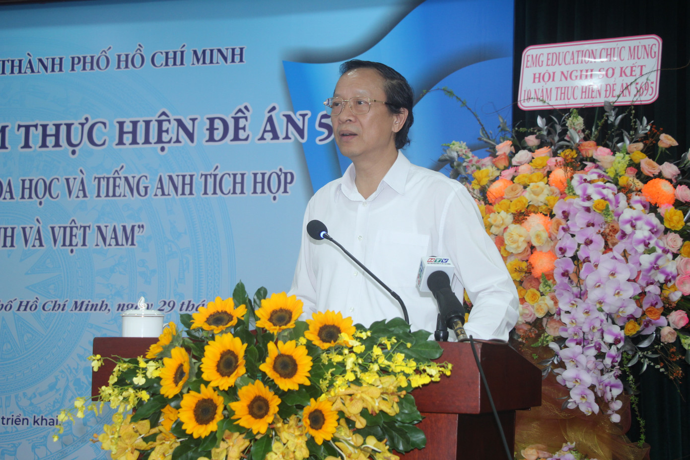 Thứ trưởng Bộ GD&ĐT Phạm Ngọc Thưởng phát biểu tại hội nghị. Ảnh: Hồ Phúc