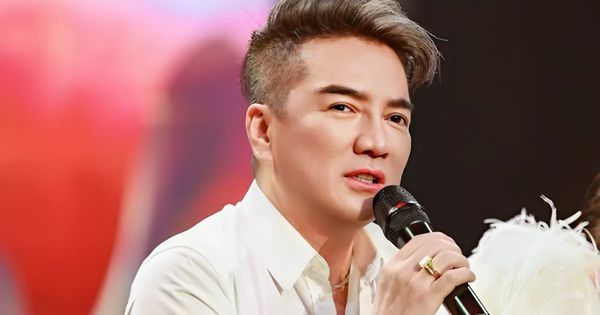 Đàm Vĩnh Hưng bị đình chỉ hoạt động biểu diễn 9 tháng Đàm Vĩnh Hưng bị đình chỉ hoạt động biểu diễn 9 tháng