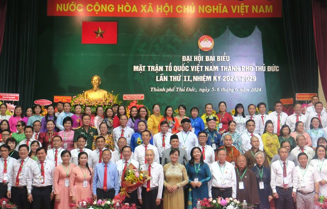 Lãnh đạo TPHCM chúc mừng các Ủy viên Ủy ban MTTQ Việt Nam TP Thủ Đức nhiệm kỳ 2024 - 2029. Lãnh đạo TPHCM chúc mừng các Ủy viên Ủy ban MTTQ Việt Nam TP Thủ Đức nhiệm kỳ 2024 - 2029.