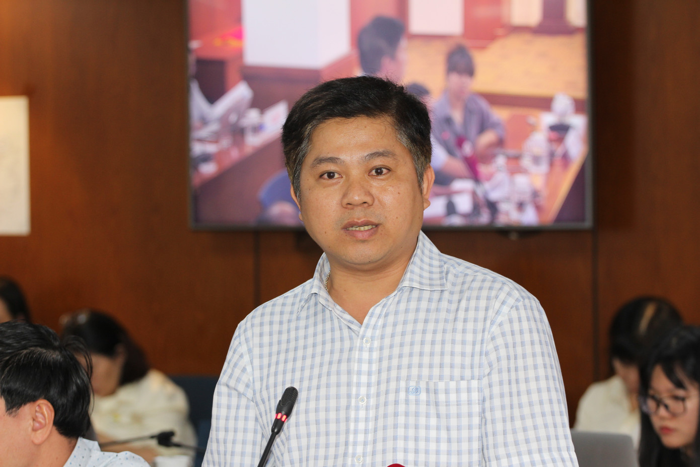 Ông Hồ Tấn Minh - Chánh Văn phòng Sở GD&amp;ĐT TPHCM đã có thông tin về tình hình hoạt động của Trung tâm Anh ngữ Apax Leaders. Ảnh: Thành Nhân.