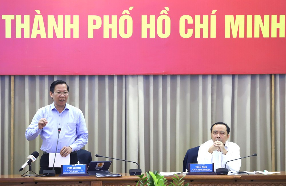 Chủ tịch UBND TPHCM Phan Văn Mãi trao đổi tại buổi làm việc. Ảnh: Ngô Tùng Chủ tịch UBND TPHCM Phan Văn Mãi trao đổi tại buổi làm việc. Ảnh: Ngô Tùng