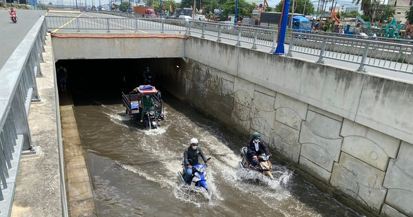 Hầm chui trước Bến xe Miền Đông mới (TP Thủ Đức, TPHCM) bị ngập liên tục Hầm chui trước Bến xe Miền Đông mới (TP Thủ Đức, TPHCM) bị ngập liên tục
