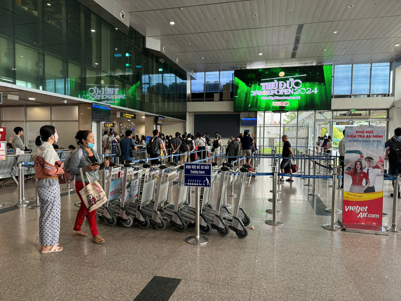 Sân bay Tân Sơn Nhất không xảy ra tình trạng ùn ứ hành khách.