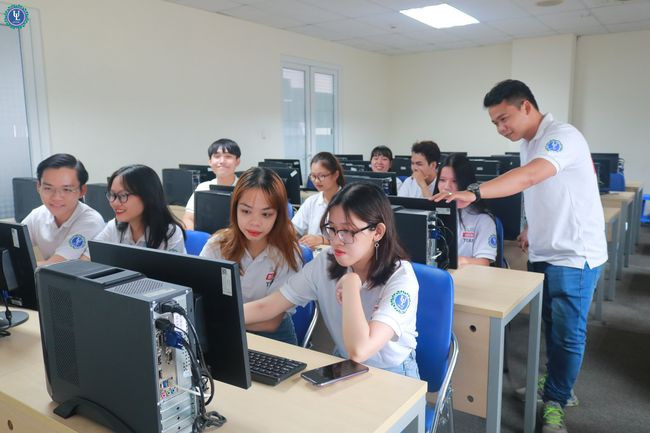 Sinh viên Trường Đại học Luật TPHCM. Ảnh: Nhà trường cung cấp