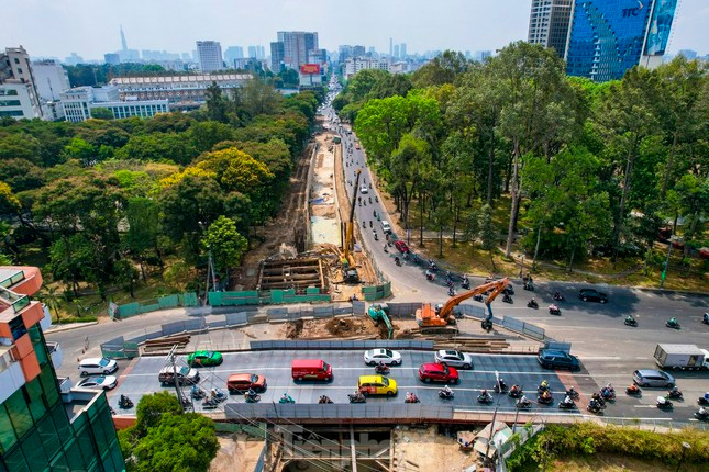 Hầm chui Trần Quốc Hoàn - Cộng Hòa