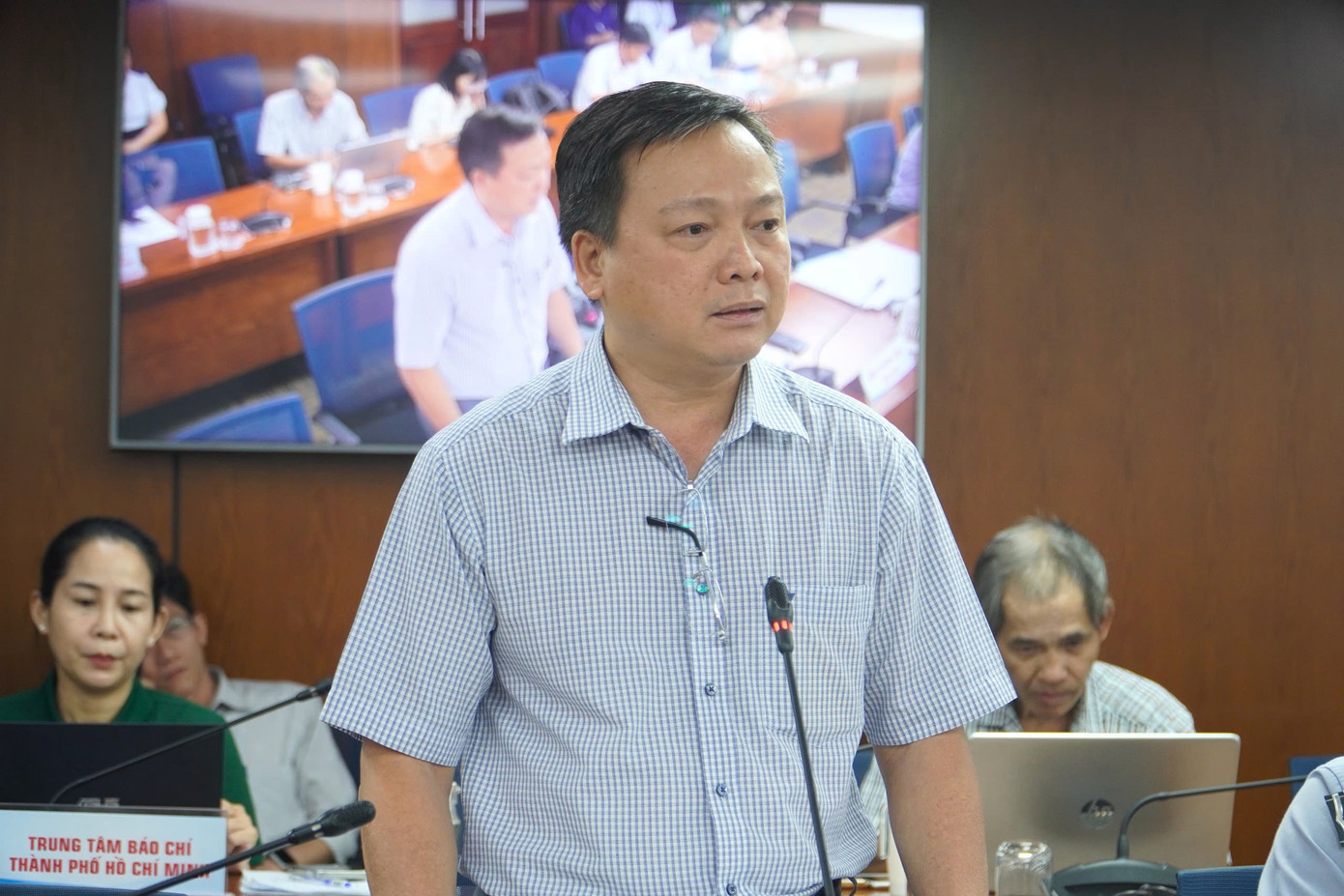 Ông Nguyễn Xuân Điền - Phó chánh văn phòng Tổng Công ty Cơ khí Giao thông Vận tải Sài Gòn (SAMCO) trả lời tại họp báo. Ảnh: Anh Nhàn Ông Nguyễn Xuân Điền - Phó chánh văn phòng Tổng Công ty Cơ khí Giao thông Vận tải Sài Gòn (SAMCO) trả lời tại họp báo. Ảnh: Anh Nhàn