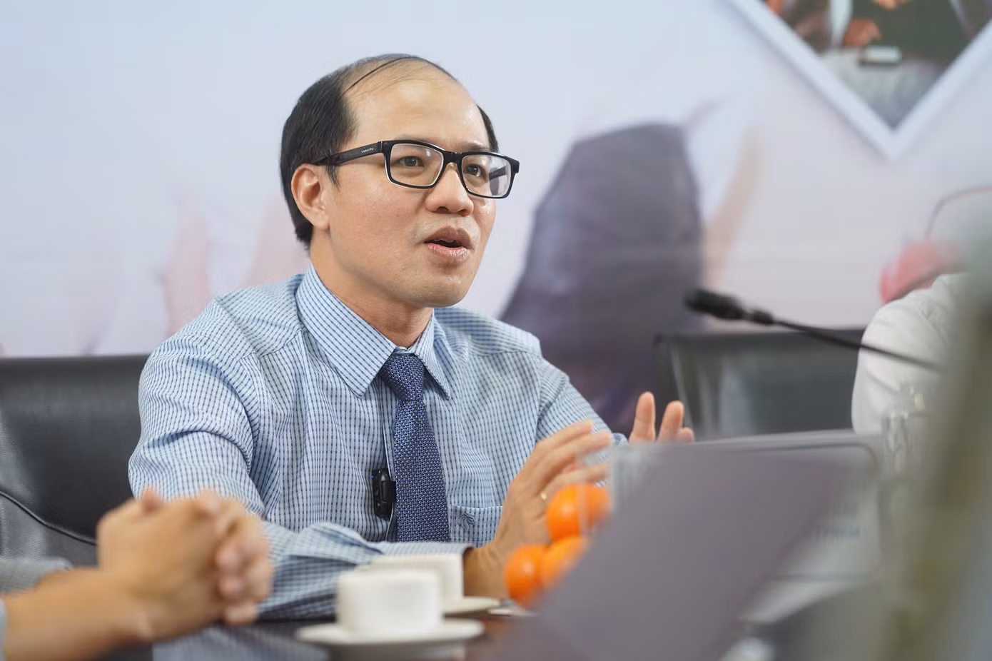 Thạc sĩ - Bác sĩ Vũ Trần Thiên Quân, Khoa Thăm dò chức năng hô hấp Bệnh viện Đại học Y Dược TPHCM chia sẻ tại buổi tọa đàm. Ảnh: Phạm Nguyễn. Thạc sĩ - Bác sĩ Vũ Trần Thiên Quân, Khoa Thăm dò chức năng hô hấp Bệnh viện Đại học Y Dược TPHCM chia sẻ tại buổi tọa đàm. Ảnh: Phạm Nguyễn.