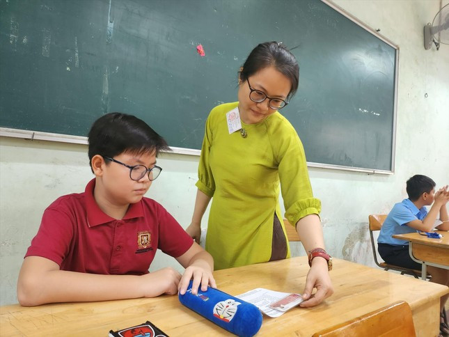 Học sinh làm bài khảo sát vào lớp 6 Trường THPT chuyên Trần Đại Nghĩa Ảnh: Nhàn Lê