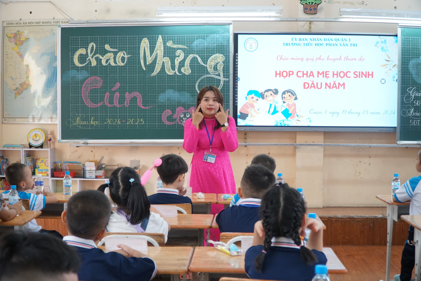 Học sinh Trường tiểu học Phan Văn Trị (quận 1, TPHCM) trong ngày tựu trường