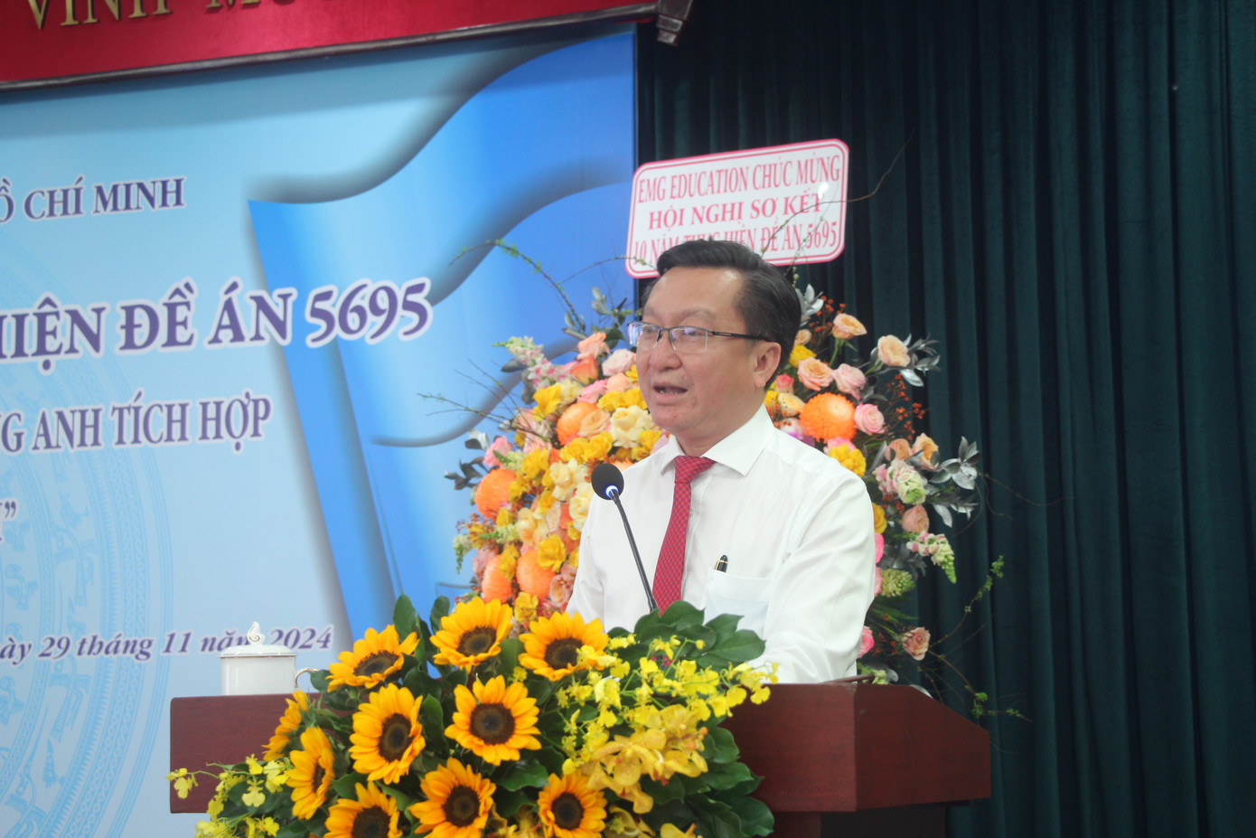 Ông Nguyễn Bảo Quốc, Phó giám đốc Sở GD&amp;ĐT TPHCM thông tin tại hội nghị. Ảnh: Hồ Phúc