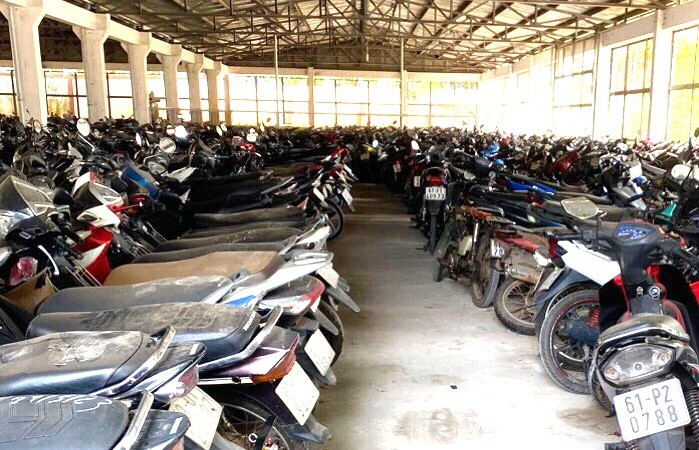 Một bãi giữ xe vi phạm tại Bình Dương Một bãi giữ xe vi phạm tại Bình Dương