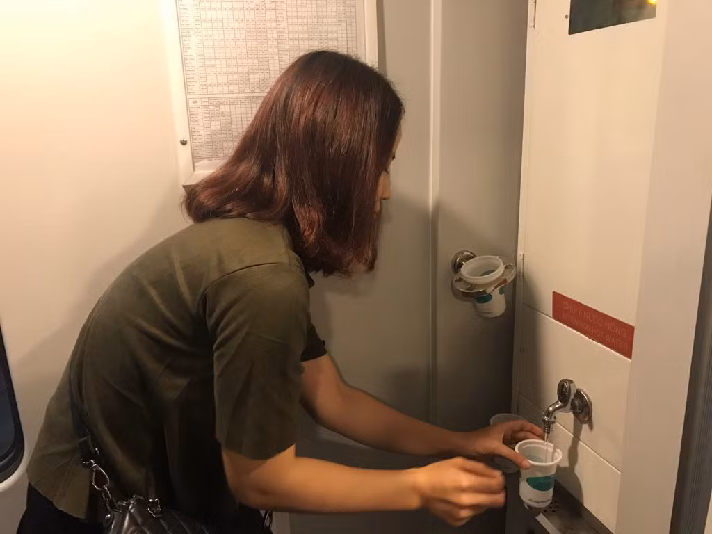 Khách đi tàu hoả ‘5 sao’ được tặng suất ăn hàng không ảnh 10