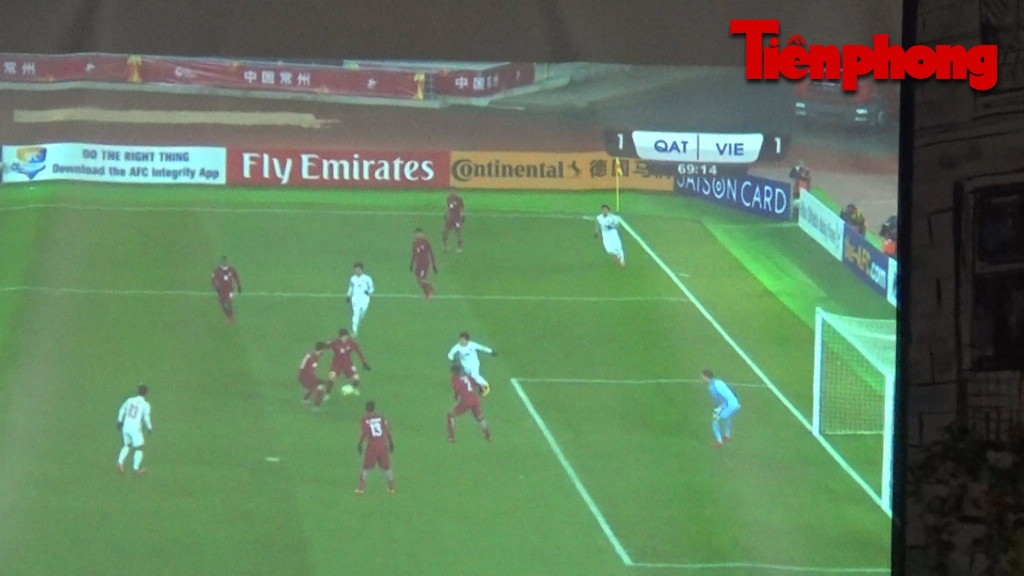 Biển người rợp cờ hoa, reo hò khắp cả nước mừng kỳ tích của U23 Việt Nam ảnh 71 Biển người rợp cờ hoa, reo hò khắp cả nước mừng kỳ tích của U23 Việt Nam ảnh 71