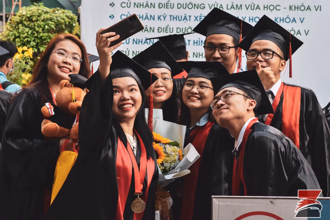 Các tân bác sĩ trường ĐH Y khoa Phạm Ngọc Thạch tốt nghiệp cuối tháng 12/2021.