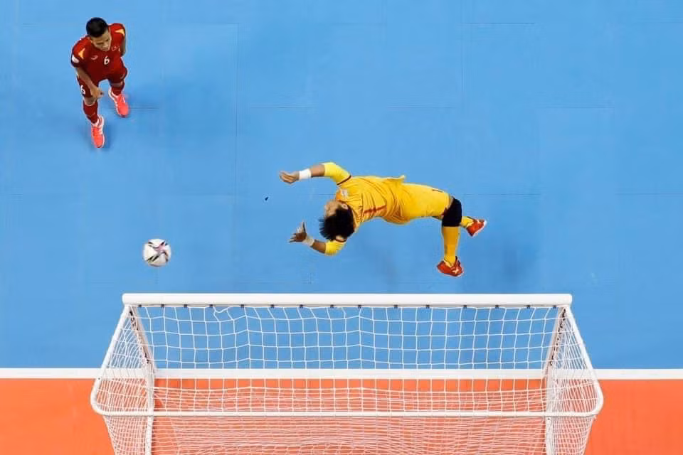 Bức ảnh 'gây bão' của Hồ Văn Ý tại Futsal World Cup 2020 tại Lithuania.