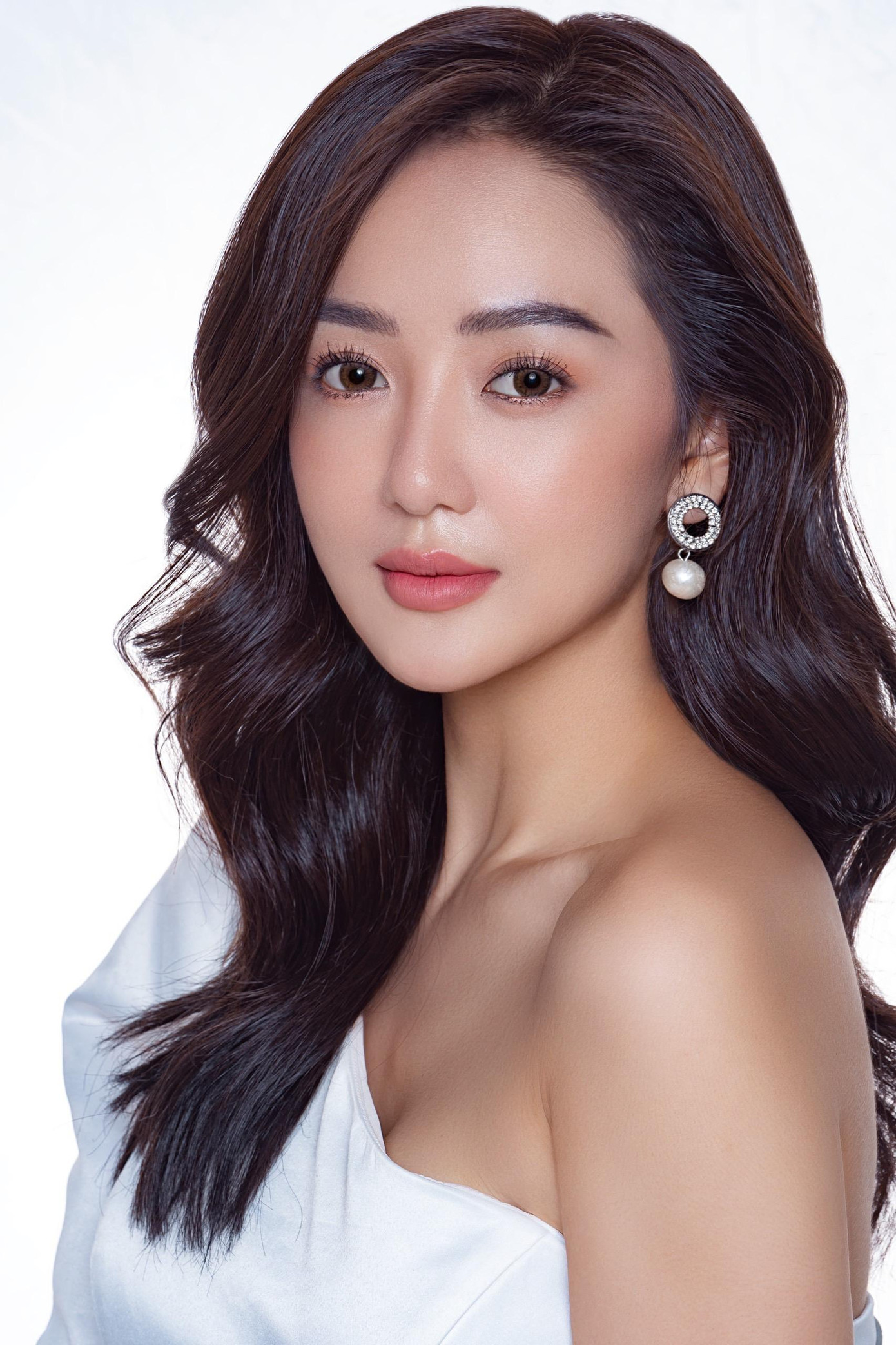 Ngọc Kayla sẽ giúp Liên Bỉnh Phát 'thăng hoa' với âm nhạc?