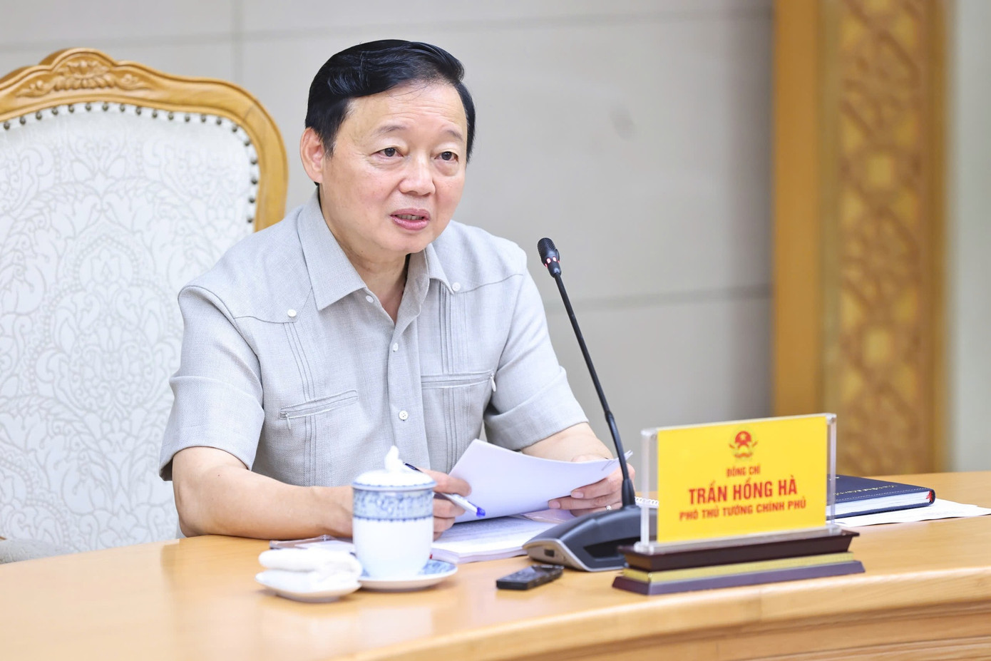 Phó Thủ tướng Trần Hồng Hà chủ trì cuộc họp. Phó Thủ tướng Trần Hồng Hà chủ trì cuộc họp.