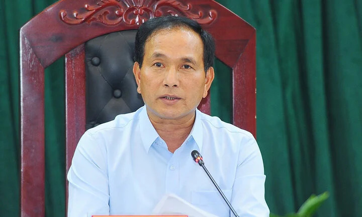 Thủ tướng ký quyết định giao quyền Chủ tịch tỉnh Hải Dương đối với ông Lưu Văn Bản. Ảnh:HD Thủ tướng ký quyết định giao quyền Chủ tịch tỉnh Hải Dương đối với ông Lưu Văn Bản. Ảnh:HD