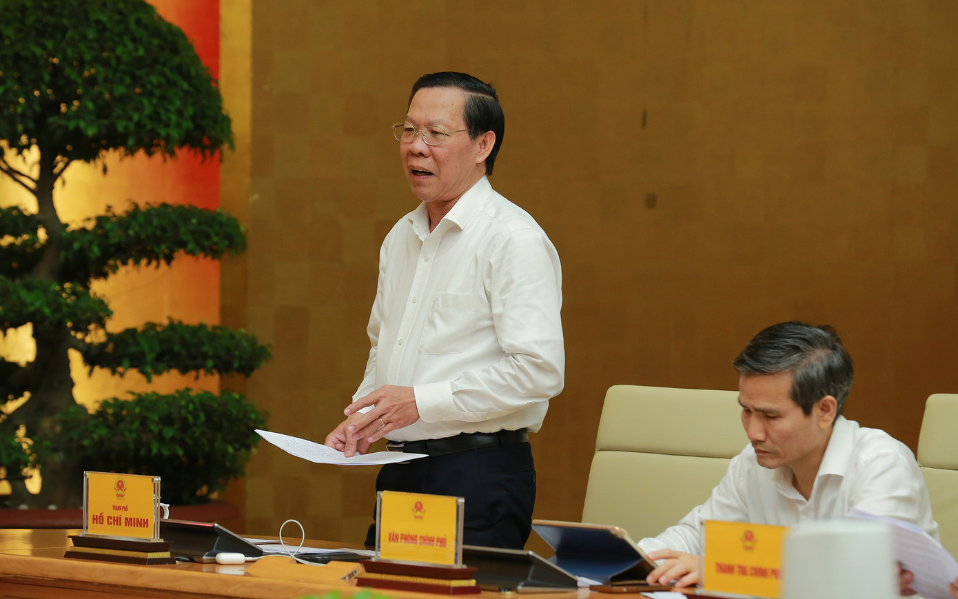 Chủ tịch TPHCM Phan Văn Mãi phát biểu tại cuộc họp. Chủ tịch TPHCM Phan Văn Mãi phát biểu tại cuộc họp.