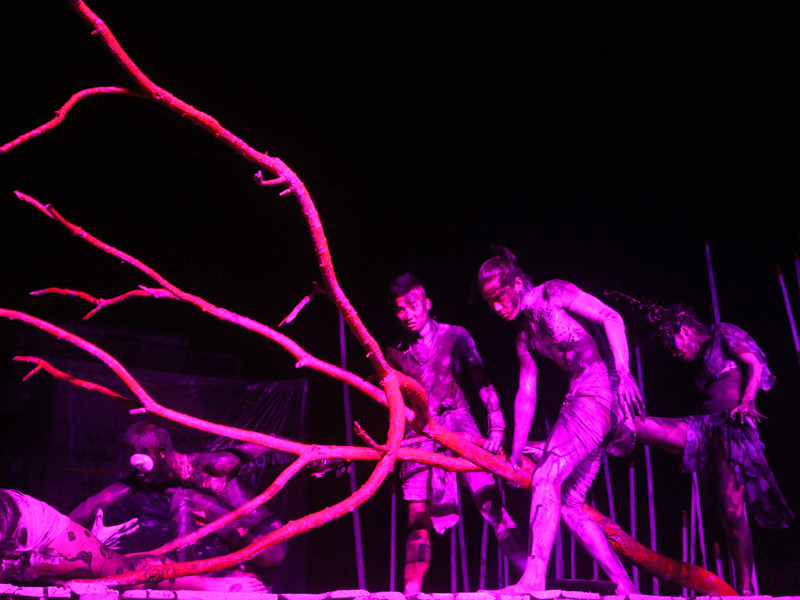 Sự trong lành giờ đã nhuộm đen