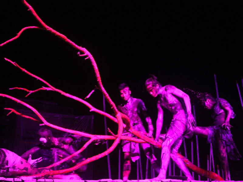 Sự trong lành giờ đã nhuộm đen