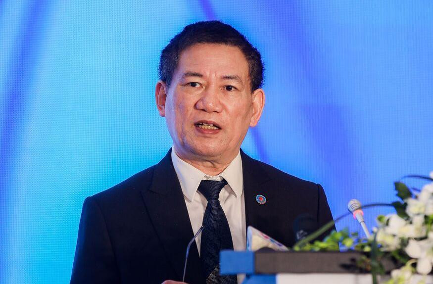 Bộ trưởng Tài chính Hồ Đức Phớc cho rằng, kiểm soát giá xăng dầu không chỉ từ giảm thuế