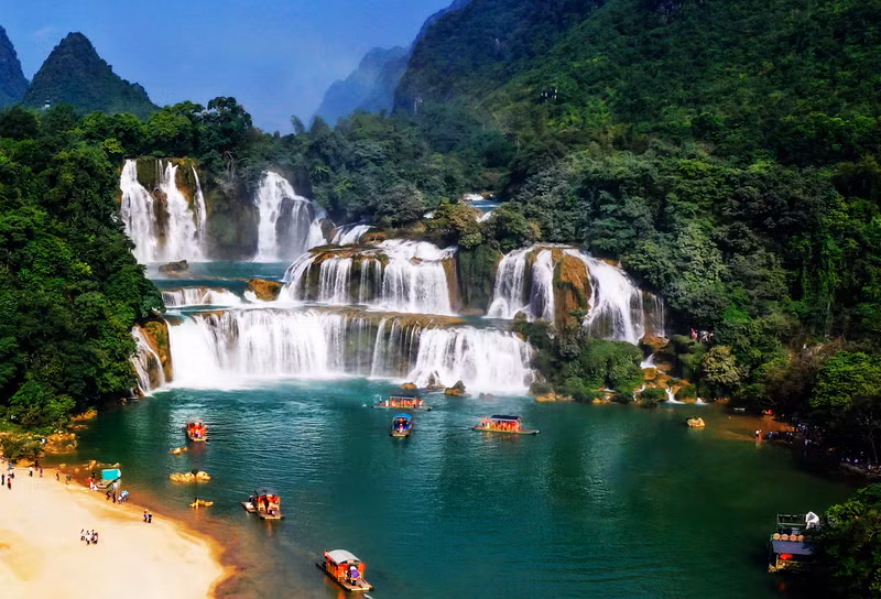 Thác Bản Giốc nằm trong công viên địa chất toàn cầu nào?