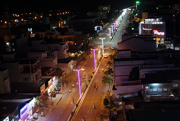 Người dân cả nước đón giao thừa Tết Đinh Dậu ảnh 40