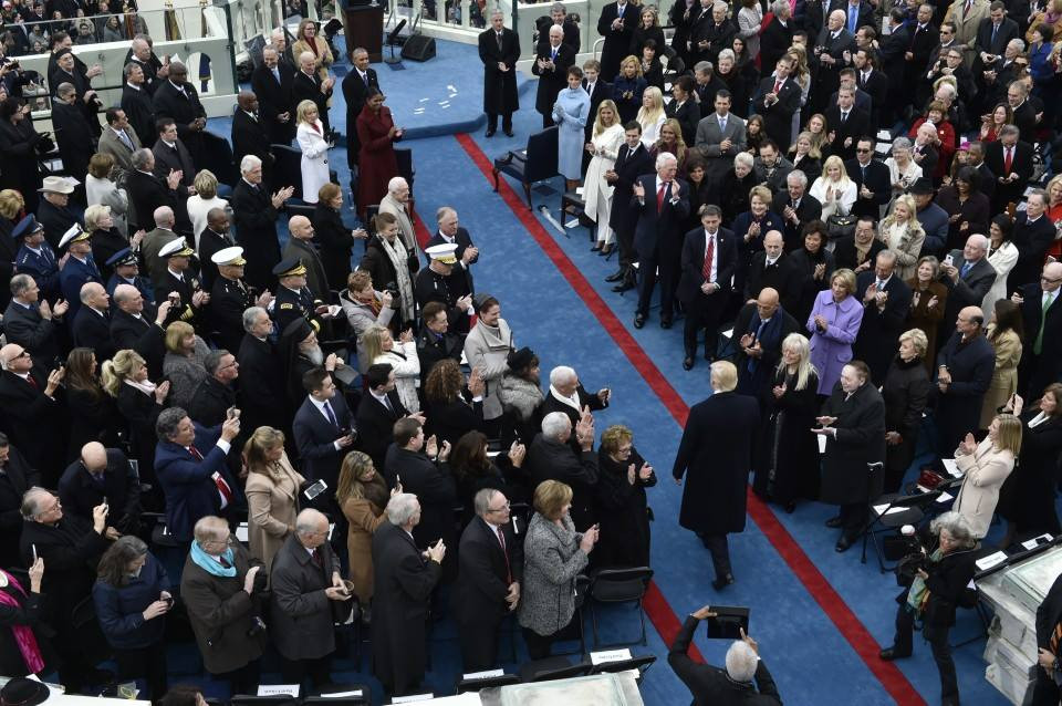 Ông Trump chính thức trở thành tổng thống thứ 45 của Mỹ ảnh 5