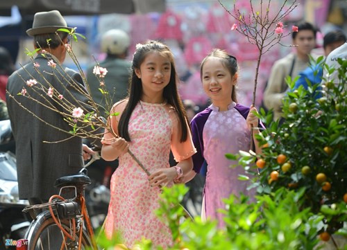 Người dân cả nước đón giao thừa Tết Đinh Dậu ảnh 70