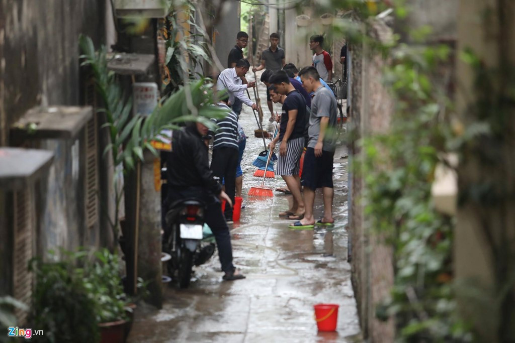 Người dân cả nước đón giao thừa Tết Đinh Dậu ảnh 61