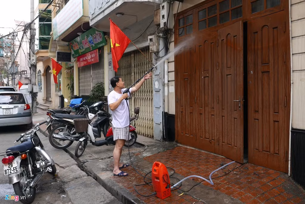 Người dân cả nước đón giao thừa Tết Đinh Dậu ảnh 62