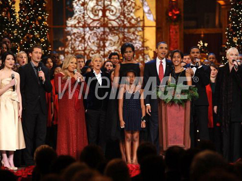 Gia đình ông Obama cùng các ngôi sao hòa giọng trong những ca khúc mừng Giáng sinh