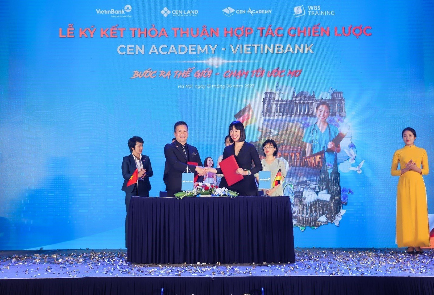 VietinBank chính thức trở thành đối tác chiến lược của Cen Land. VietinBank chính thức trở thành đối tác chiến lược của Cen Land.