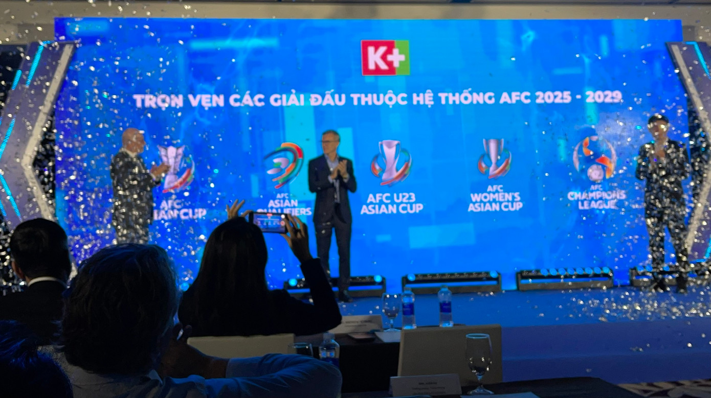 Đại diện AFC và K+ tại lễ công bố thoả thuận hợp tác, sáng 8-6