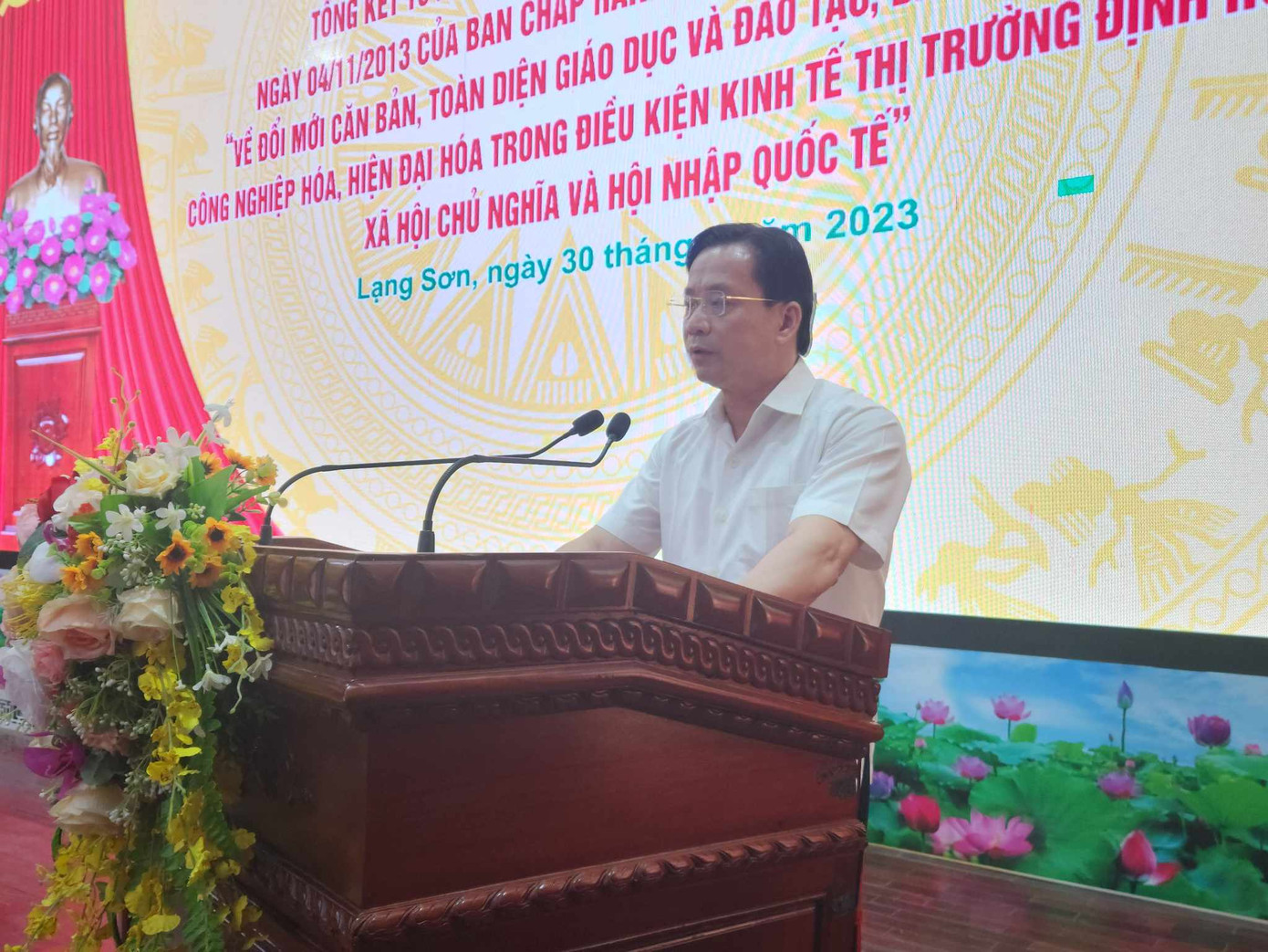 Phó Bí thư Thường trực Tỉnh ủy Lạng Sơn Hoàng Văn Nghiệm nhấn mạnh, các cấp các ngành địa phương tiếp tục quan tâm, phối hợp để sự nghiệp GD &amp;ĐT tỉnh nhà ngày càng phát triển .Ảnh: Duy Chiến