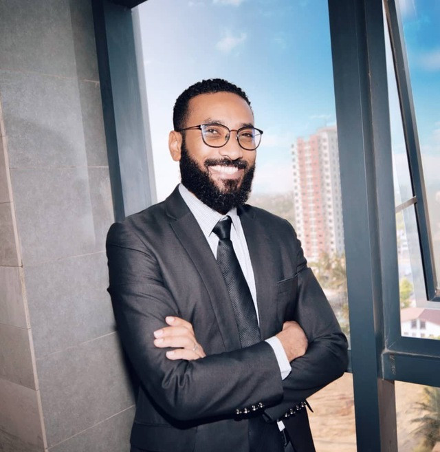 Anh Nagib Ferej - Phó phòng Tài chính Viettel Tanzania là 1 trong 10 Ngôi sao Viettel năm 2022