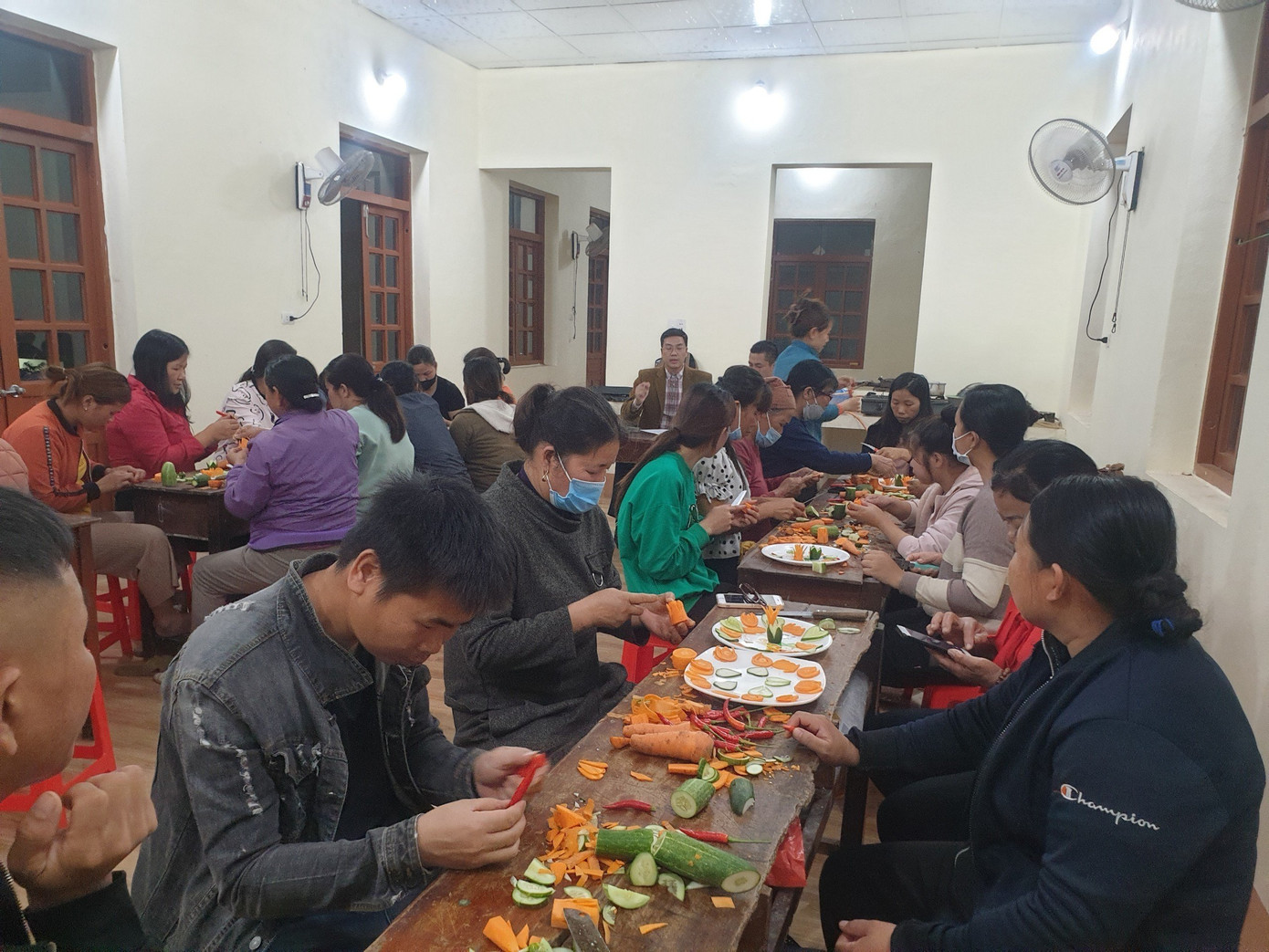 Rất đông bạn trẻ tham gia học nghề .Ảnh: Duy Chiến Rất đông bạn trẻ tham gia học nghề .Ảnh: Duy Chiến